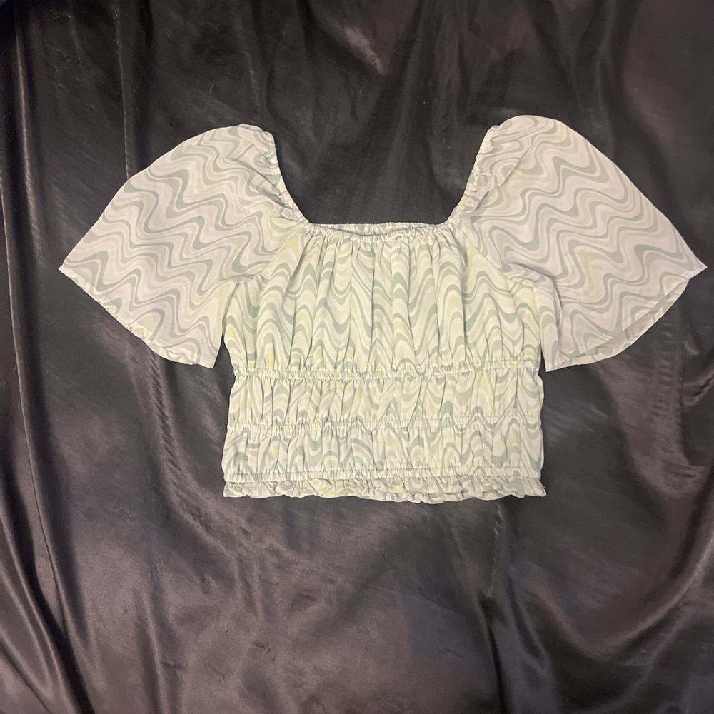 Hollister Green Squiggle Top, Size Small